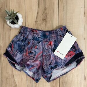 🍋 Lululemon 🍋 Hotty Hot LR Shorts 2.5” inseam Atmospheric Purple / Navy Size 2